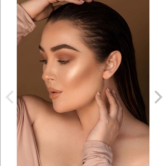 KENIA ONTIVEROS BEAUTY-Set and Devine Kit - Picture 2 of 8